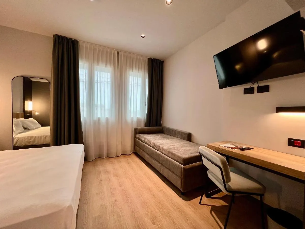 Hotel Leonessa Брешия