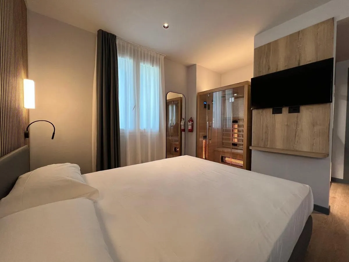Hotel Leonessa Брешия 3*,  Италия